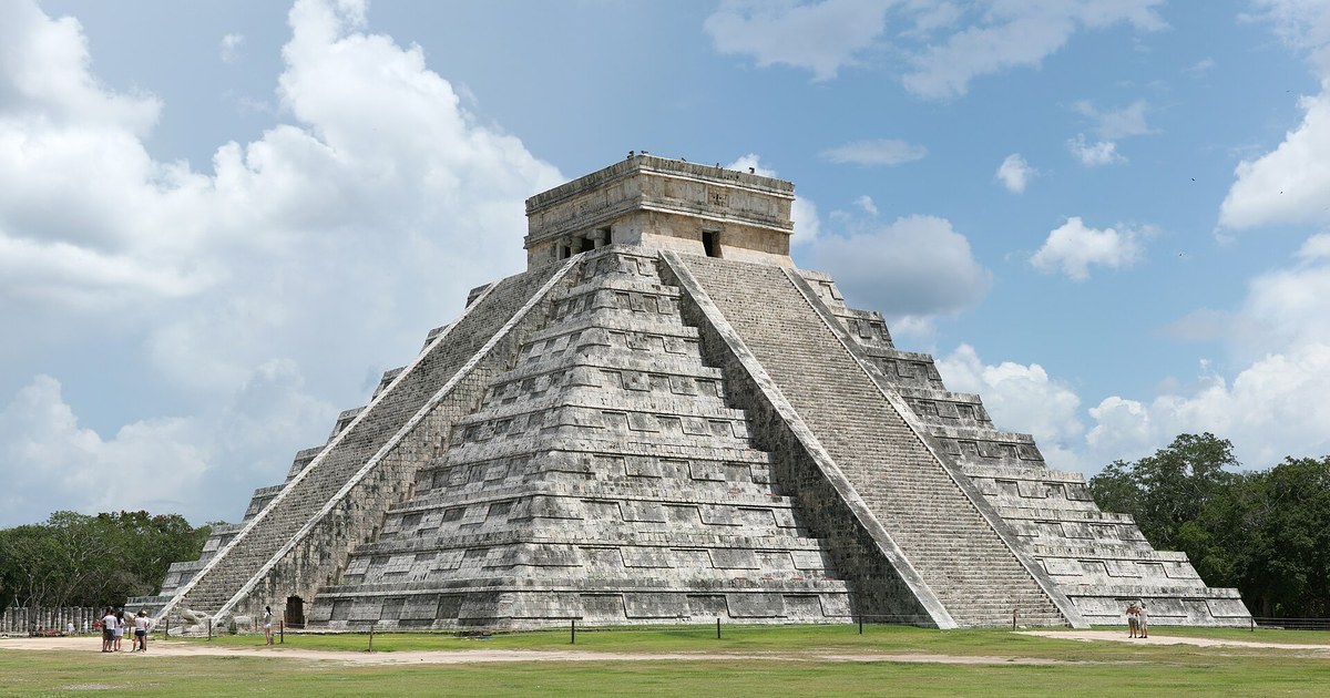 Mexico travel eSIM with fast 5G/4G/LTE mobile data coverage from MegaEsim