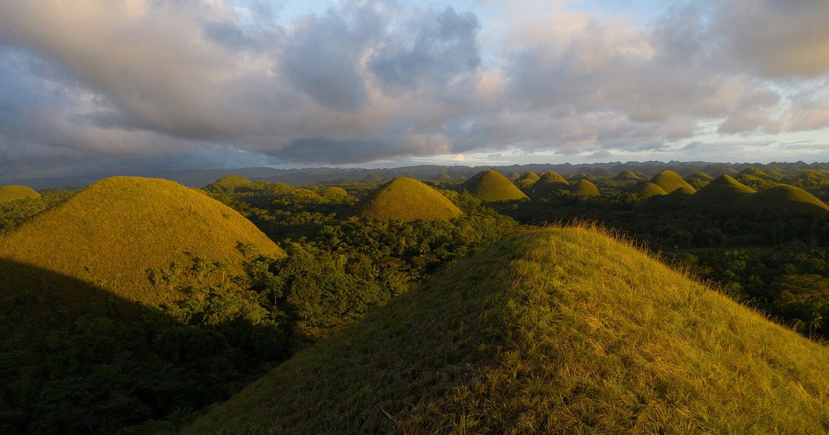 Philippines travel eSIM with fast 5G/4G/LTE mobile data coverage from MegaEsim