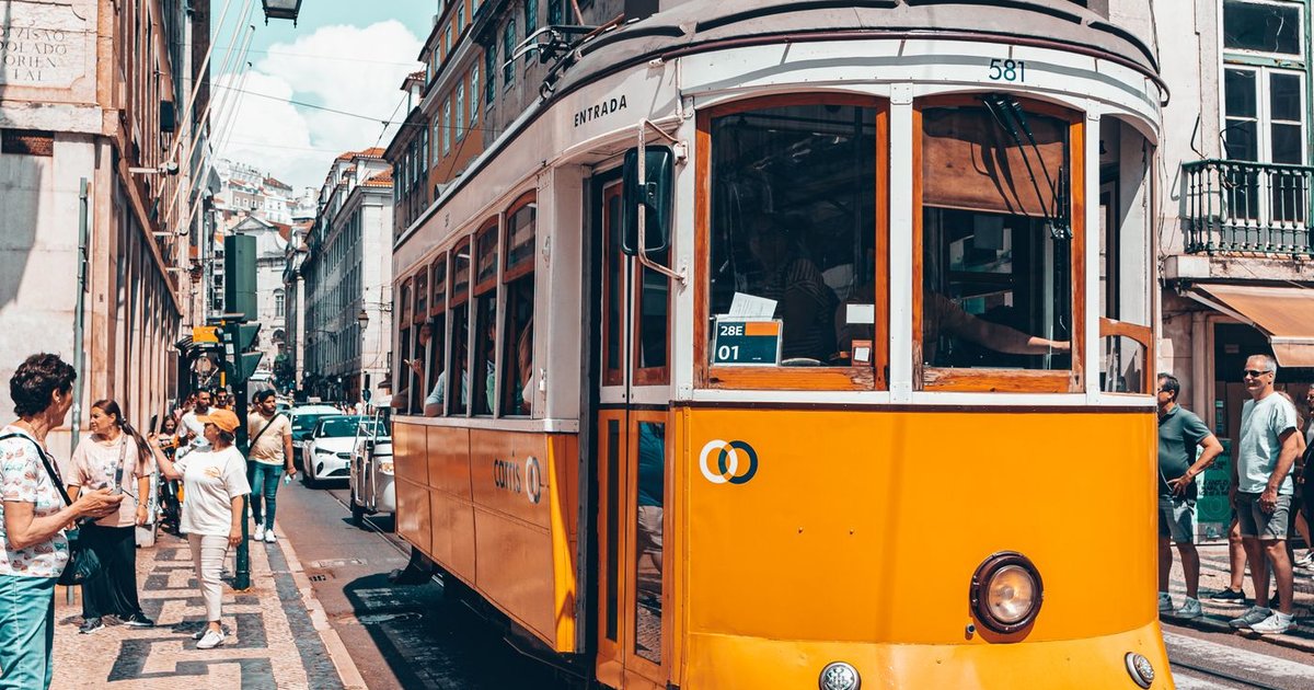 Lisbon and Porto Airport SIM Cards: Cost and ID Rules