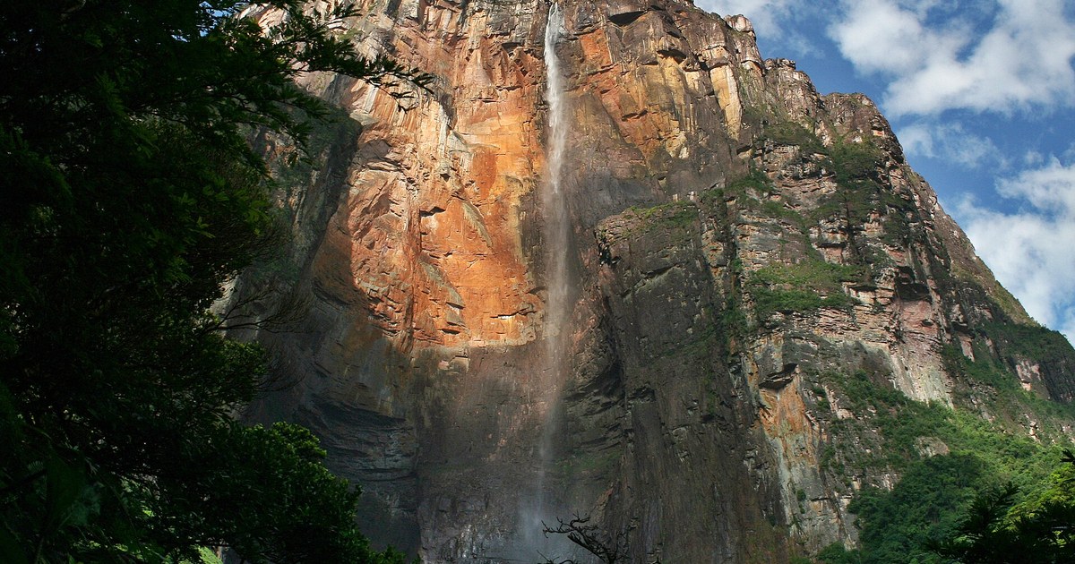Venezuela travel eSIM with fast 4G/5G mobile data coverage from MegaEsim