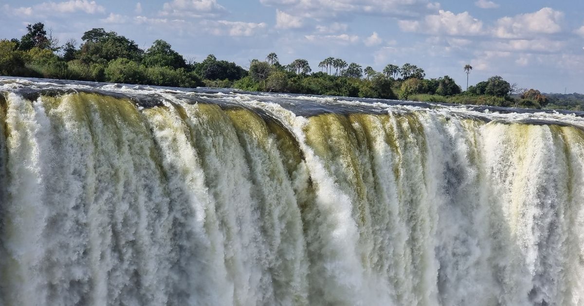 Zimbabwe travel eSIM with fast 4G/5G mobile data coverage from MegaEsim