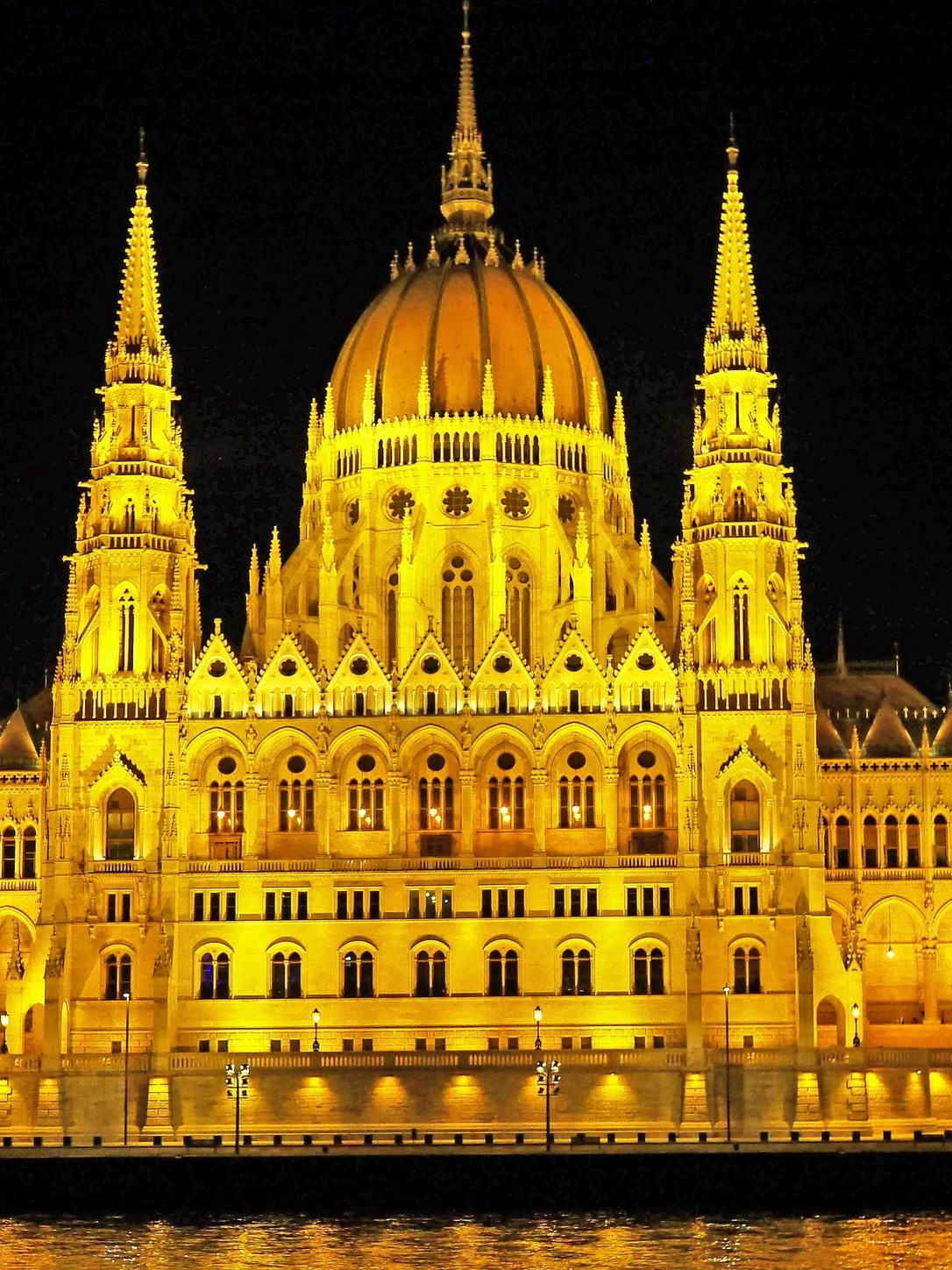 Hungary travel eSIM — fast 4G/5G mobile data coverage with MegaEsim